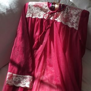 Vintage Gilead peignoir